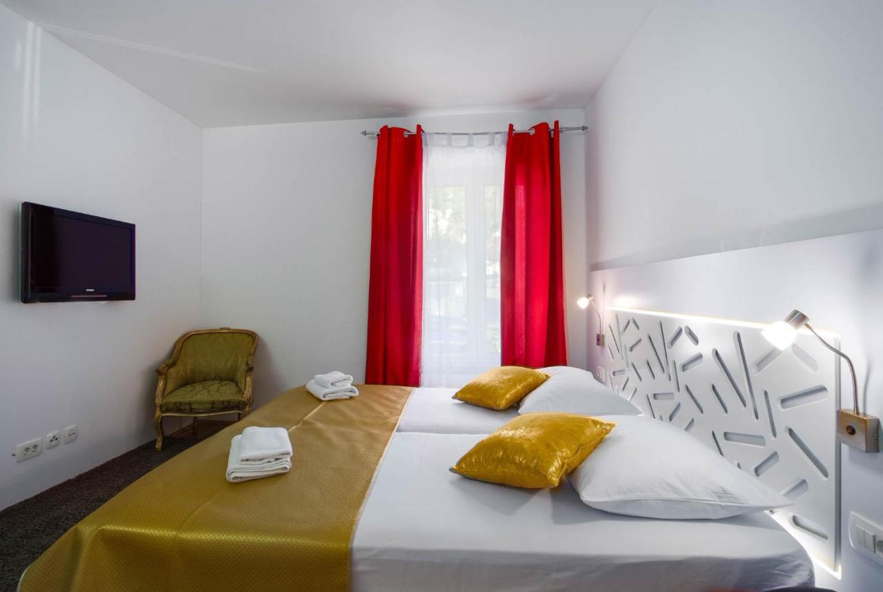 Villa Sveti Kriz โตรกีร์ ภายนอก รูปภาพ