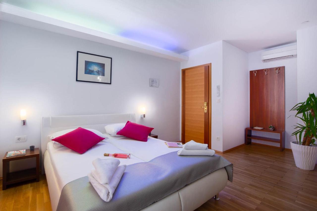 Villa Sveti Kriz โตรกีร์ ภายนอก รูปภาพ
