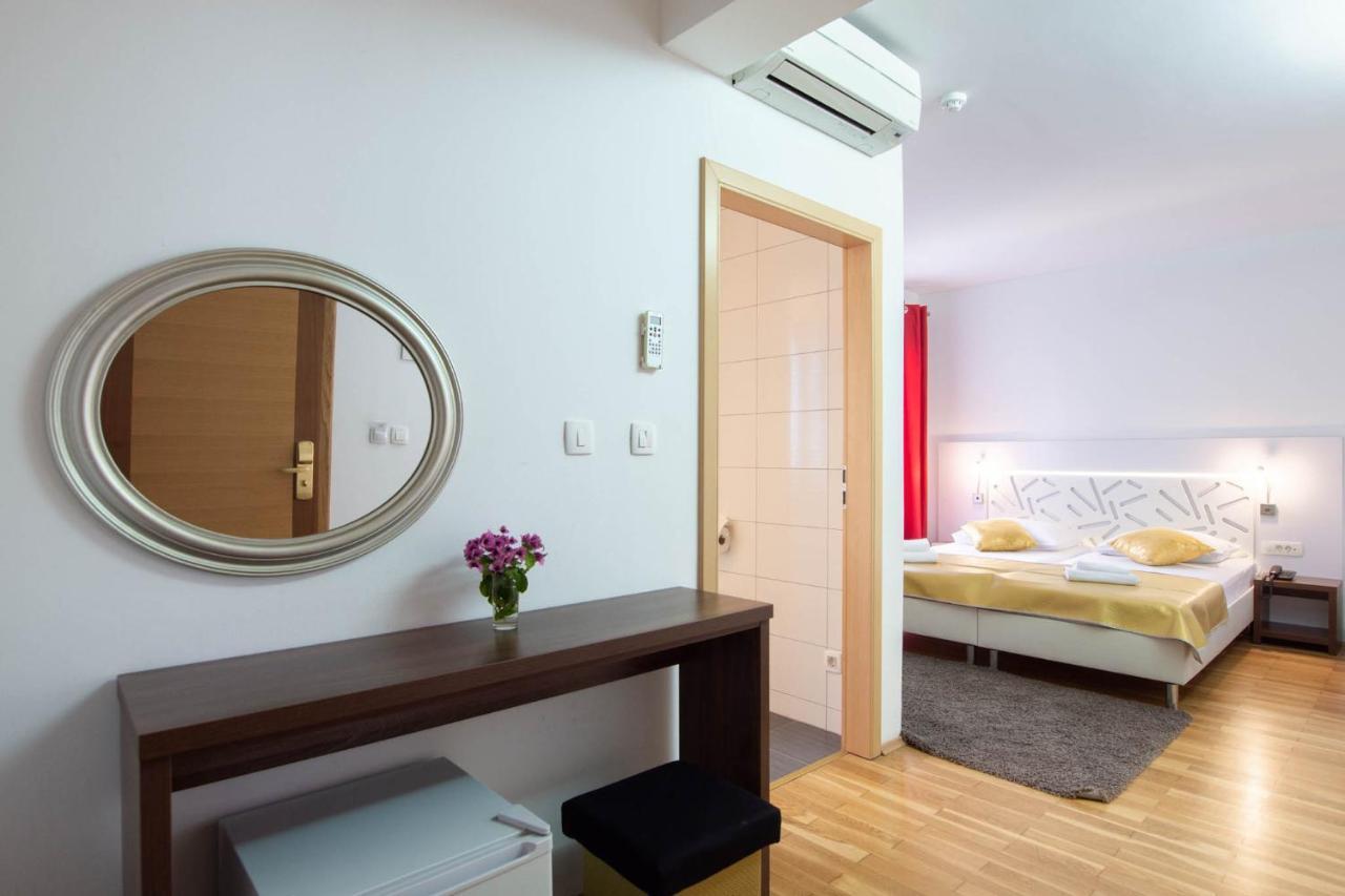 Villa Sveti Kriz โตรกีร์ ภายนอก รูปภาพ