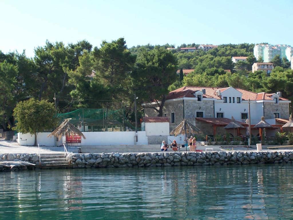 Villa Sveti Kriz โตรกีร์ ภายนอก รูปภาพ